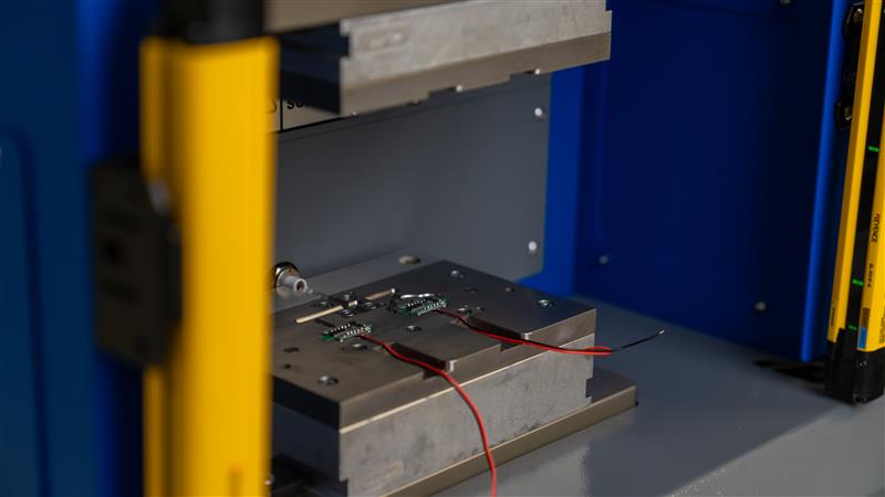 MM1050-03.jpg